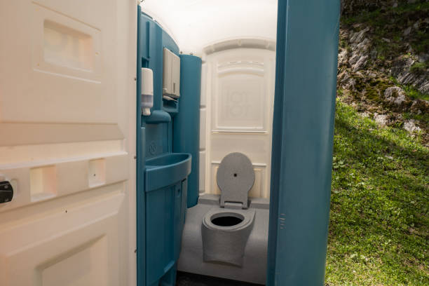 Best Restroom Trailer for Festivals  in Natalia, TX